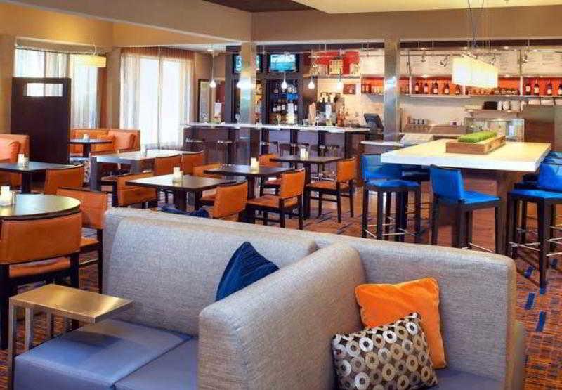 Hotel Courtyard Columbus Worthington Restaurace fotografie